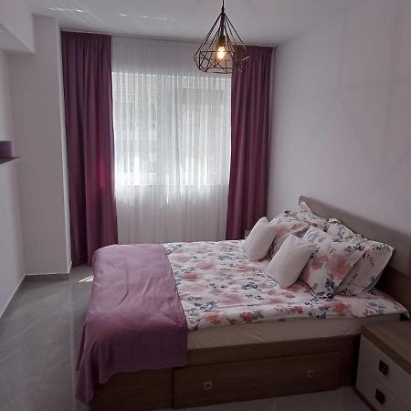 Apartament Gabriella'S Home Орадеа Екстериор снимка