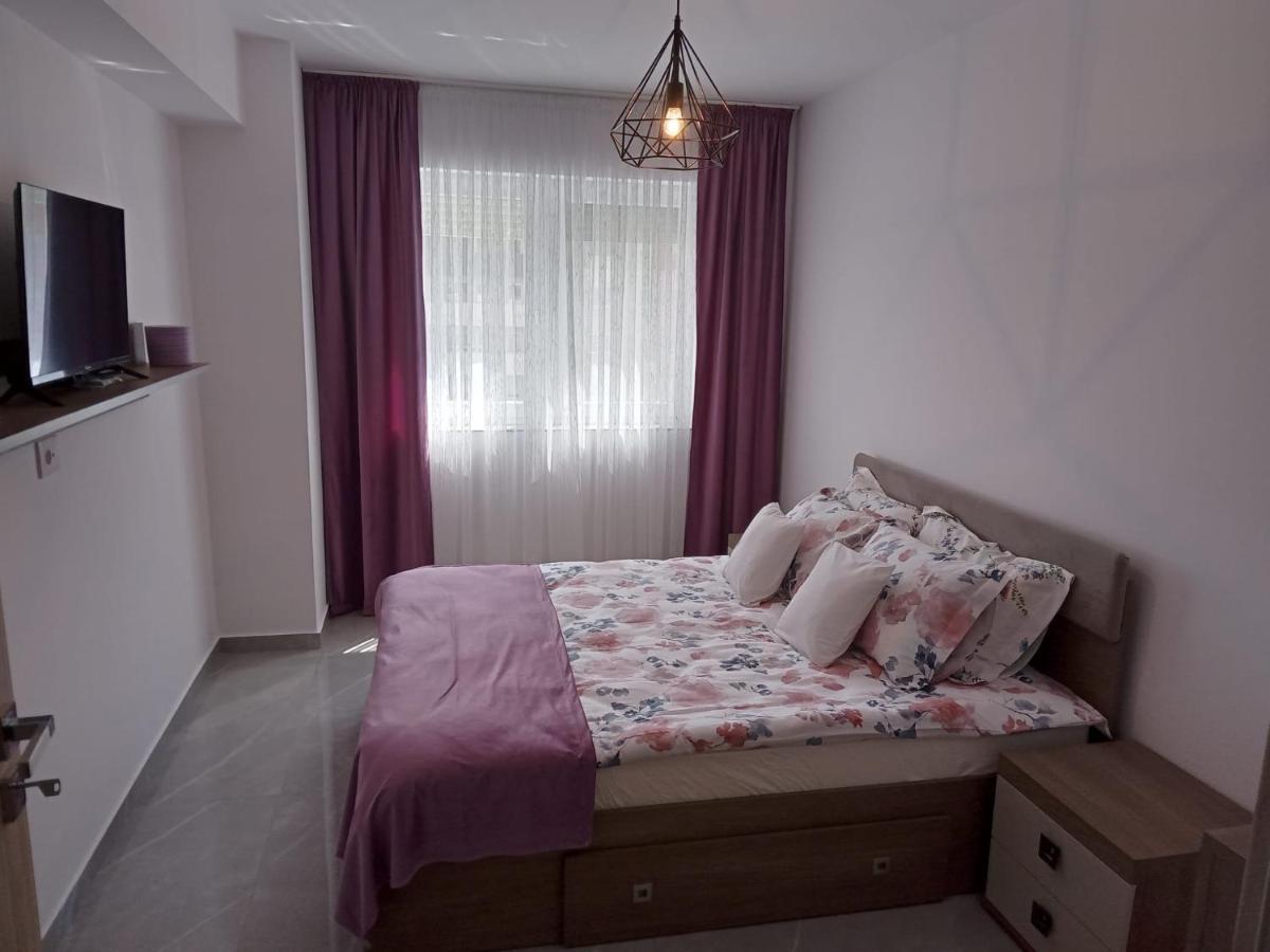 Apartament Gabriella'S Home Орадеа Екстериор снимка